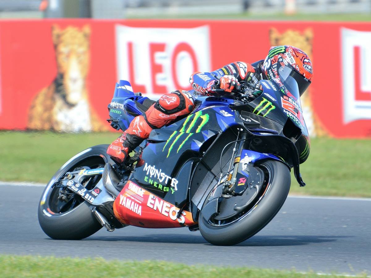 Chart showing correlation between track temperature, tire compound choice, and lap time delta in MotoGP 2023