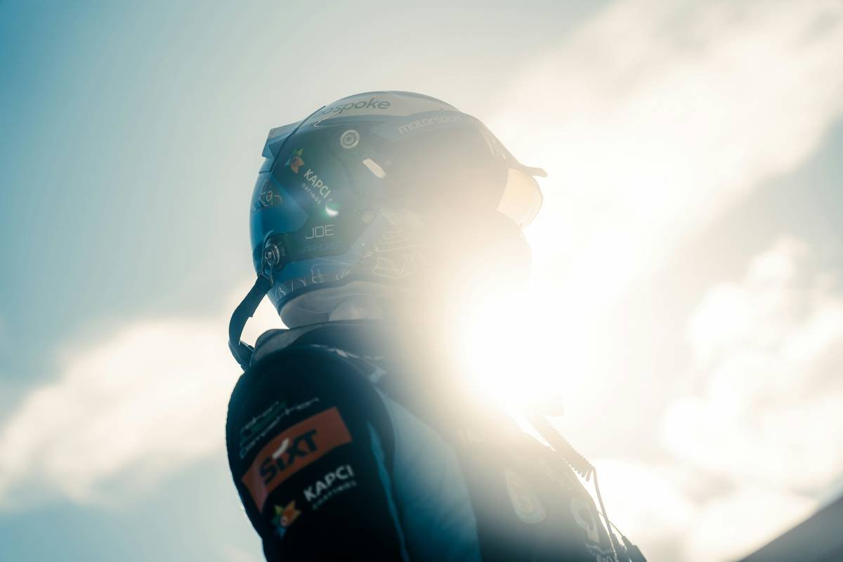 Infographic showing how MotoGP riders use encrypted messaging, private social accounts, and AI-driven media filters to manage personal privacy